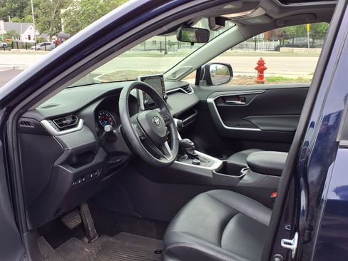Certified 2022 Toyota RAV4 XLE Premium AWD/4WD image 21