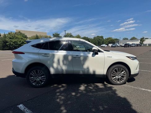 Used 2021 Toyota Venza Limited w/ Advanced Technology Package AWD/4WD image 5