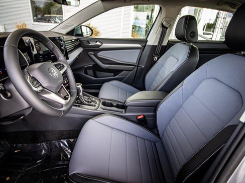 New 2026 Volkswagen Jetta SE image 29