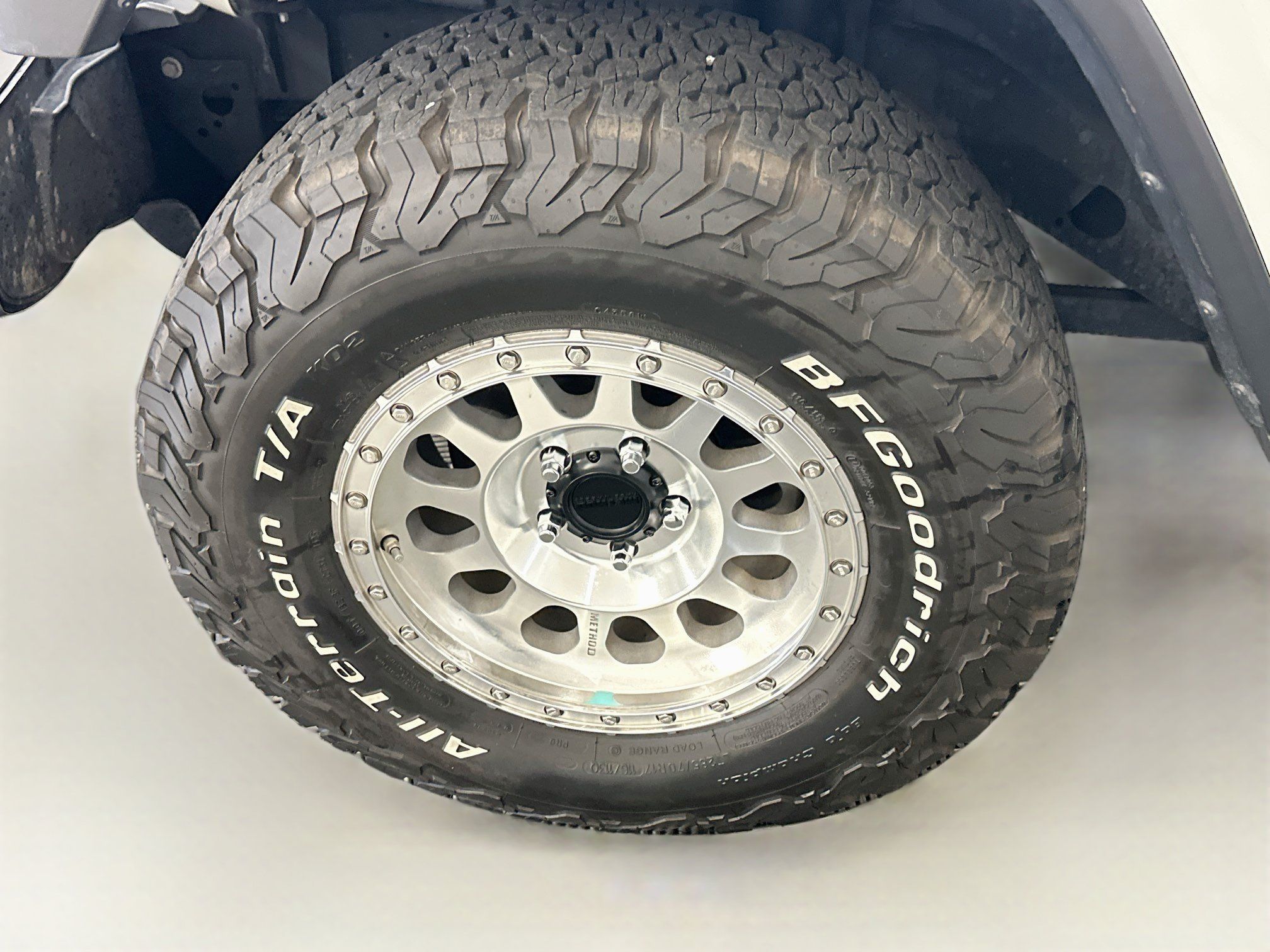 Used 2018 Jeep Wrangler Unlimited Sahara AWD/4WD image 11