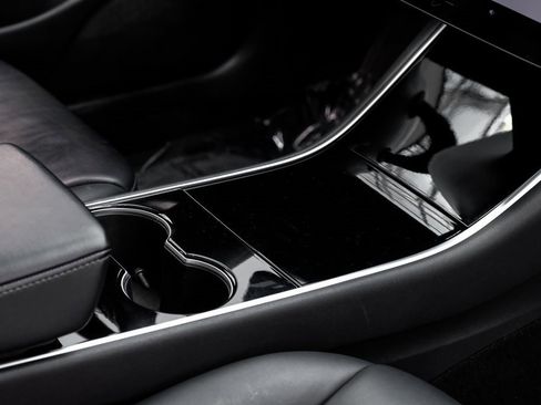 Used 2018 Tesla Model 3 Long Range image 34