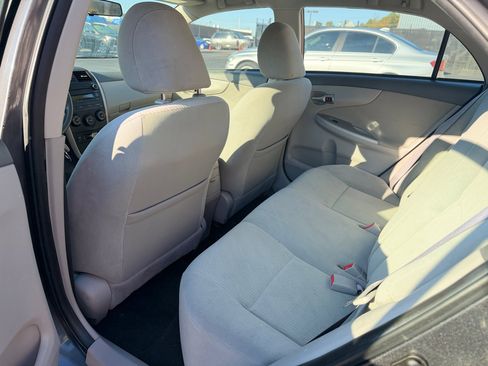 Used 2010 Toyota Corolla image 6