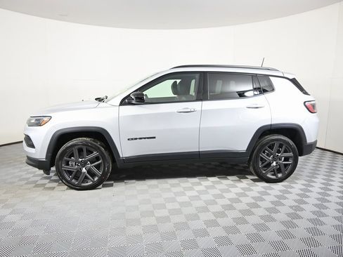 New 2026 Jeep Compass Latitude image 2
