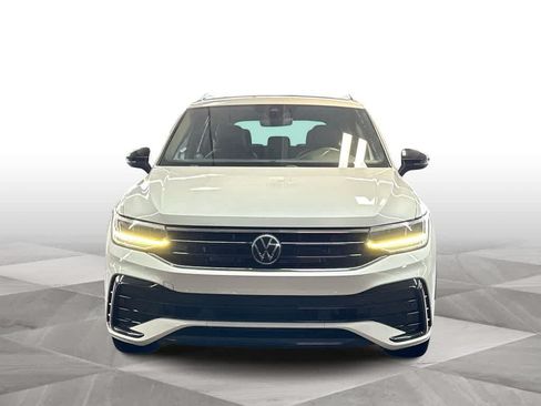 Certified 2023 Volkswagen Tiguan SE R-Line FWD image 3