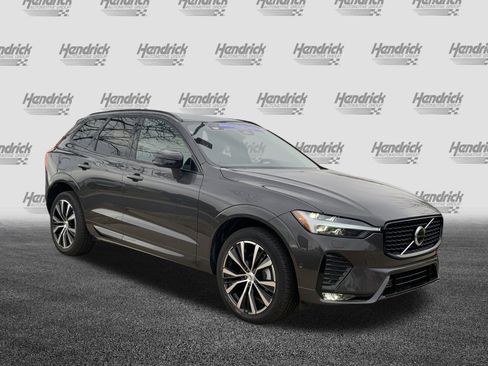 Used 2025 Volvo XC60 B5 Plus image 2