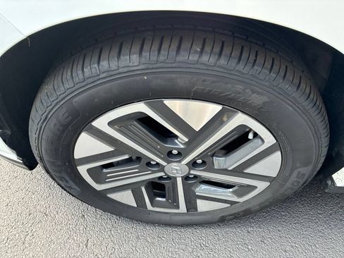 Used 2023 Hyundai Kona SEL FWD image 12
