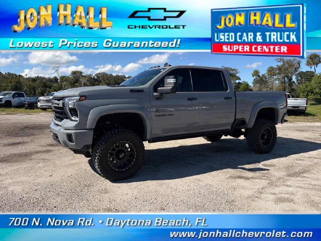 Used 2024 Chevrolet Silverado 2500 LTZ w/ LTZ Plus Package AWD/4WD image 2