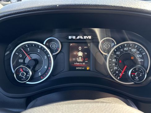 Used 2024 RAM 2500 Tradesman w/ Chrome Appearance Group image 22