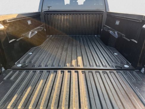 Used 2025 Toyota Tacoma TRD Off-Road AWD/4WD image 17