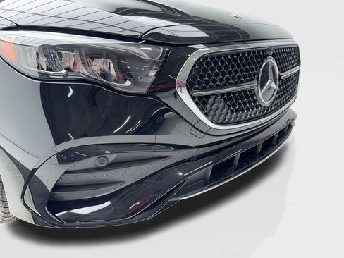 Used 2026 Mercedes-Benz E 350 E 350 NAV,CAM,PANO,HTD STS,BLI image 3