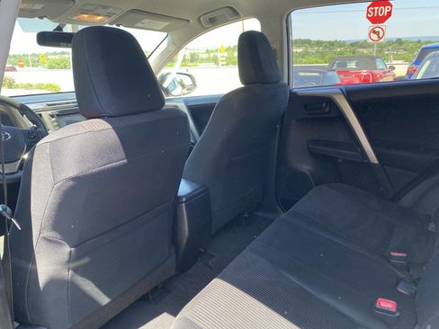Used 2015 Toyota RAV4 LE FWD image 15