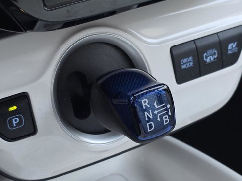 Used 2017 Toyota Prius Prime Plus image 17