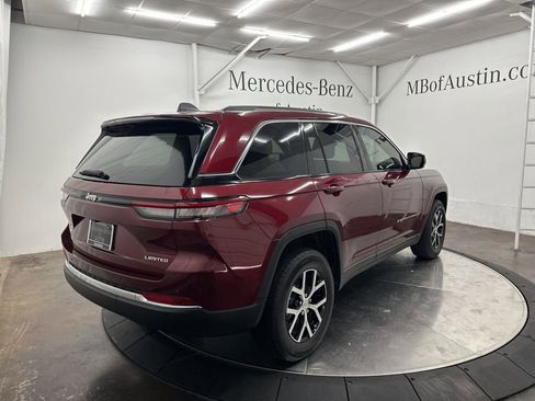 Used 2023 Jeep Grand Cherokee Limited image 7