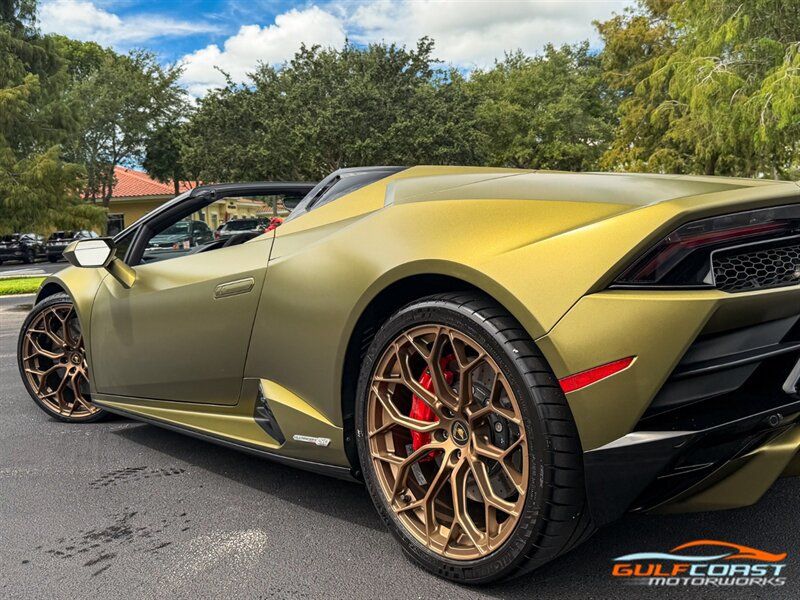Used 2022 Lamborghini Huracan EVO RWD image 39
