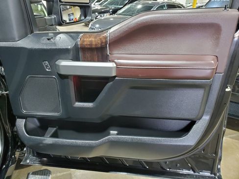 Used 2017 Ford F250 Platinum w/ Platinum Ultimate Package image 17