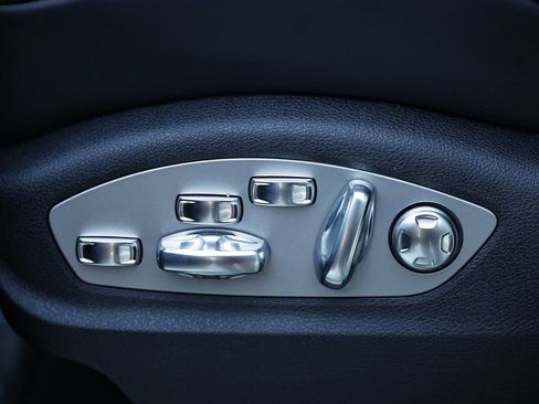 New 2026 Porsche Macan GTS image 26