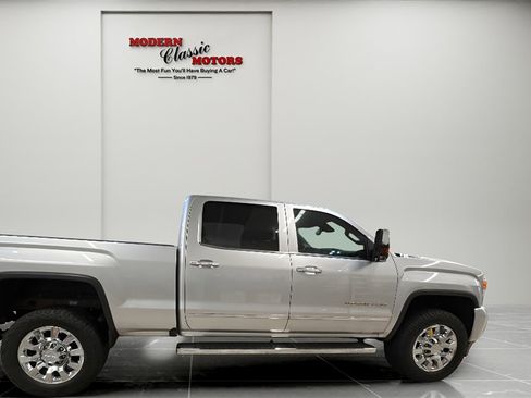 Used 2018 GMC Sierra 2500 Denali w/ Duramax Plus Package image 14