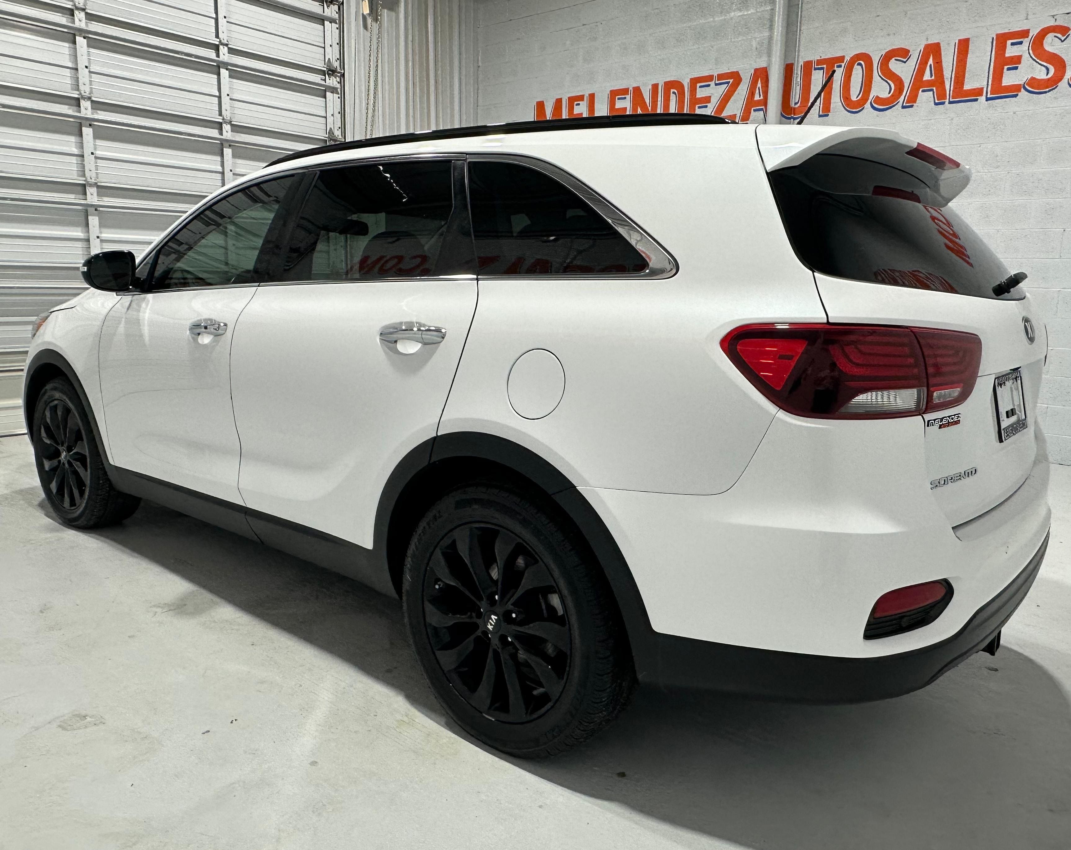 Used 2020 Kia Sorento S FWD image 2