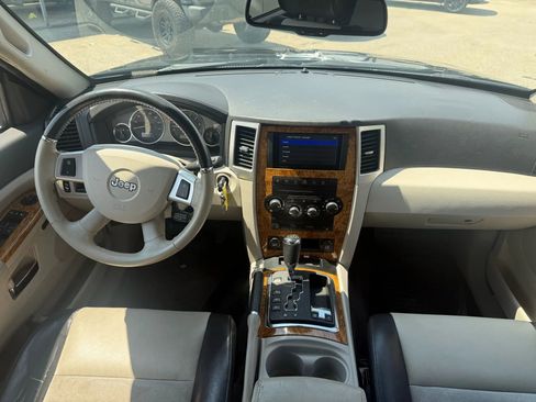 Used 2009 Jeep Grand Cherokee Limited image 16