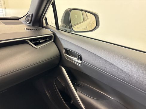 Used 2023 Toyota Corolla Cross XSE w/ Convenience Package image 27