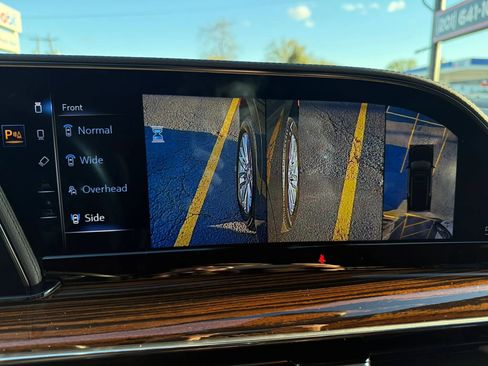 Used 2023 Cadillac Escalade ESV Premium Luxury image 39