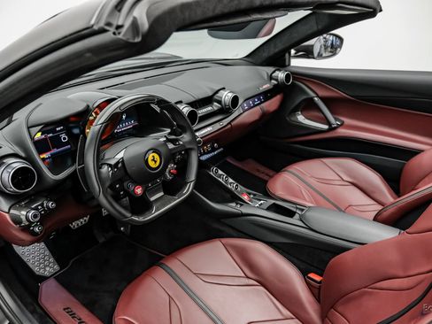 Used 2023 Ferrari 812 GTS RWD image 2