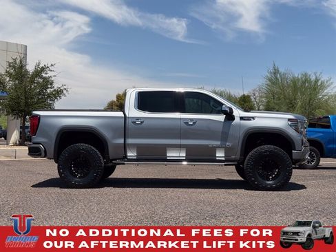 Used 2025 GMC Sierra 1500 Denali w/ Technology Package AWD/4WD image 5