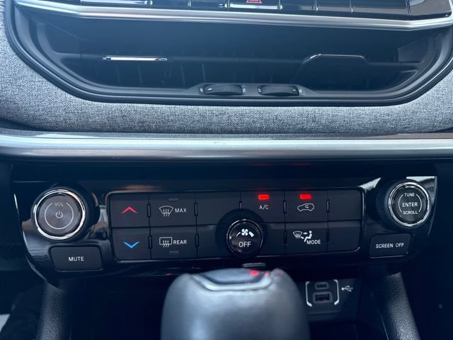Used 2022 Jeep Compass Latitude AWD/4WD image 10