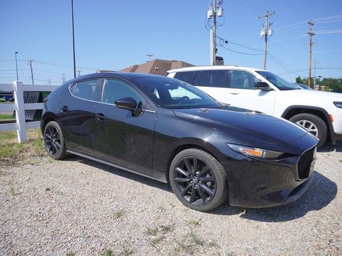 Used 2024 MAZDA MAZDA3 s FWD image 10