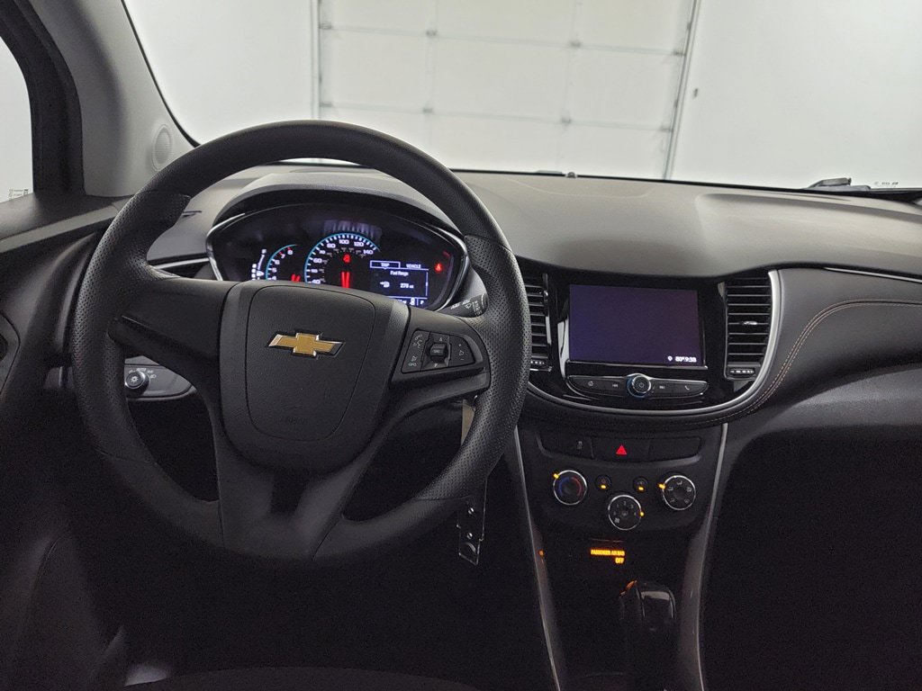 Used 2020 Chevrolet Trax LS FWD image 12