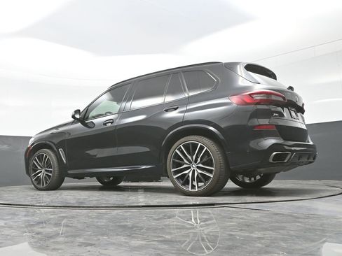 Used 2021 BMW X5 M50i w/ Premium Package image 34