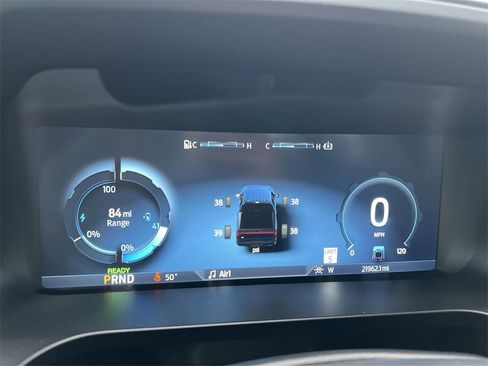 Used 2022 Ford F150 Lightning Lariat image 10