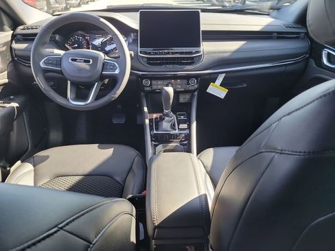 New 2026 Jeep Compass Latitude image 12