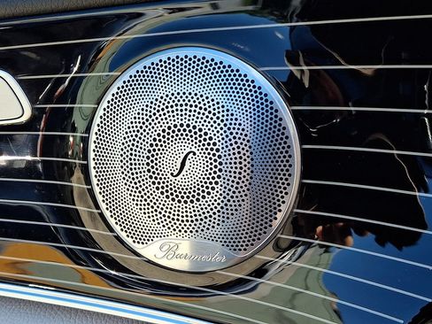 Used 2018 Mercedes-Benz E 300 4MATIC image 27