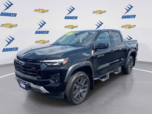 Used 2023 Chevrolet Colorado Z71 w/ Z71 Convenience Package 2 image 1