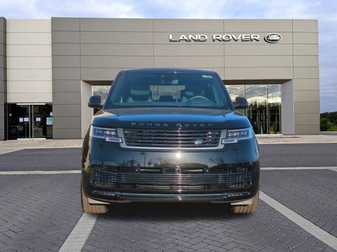 New 2026 Land Rover Range Rover SV image 2