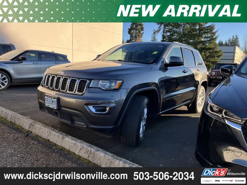 Used 2021 Jeep Grand Cherokee Laredo image 5
