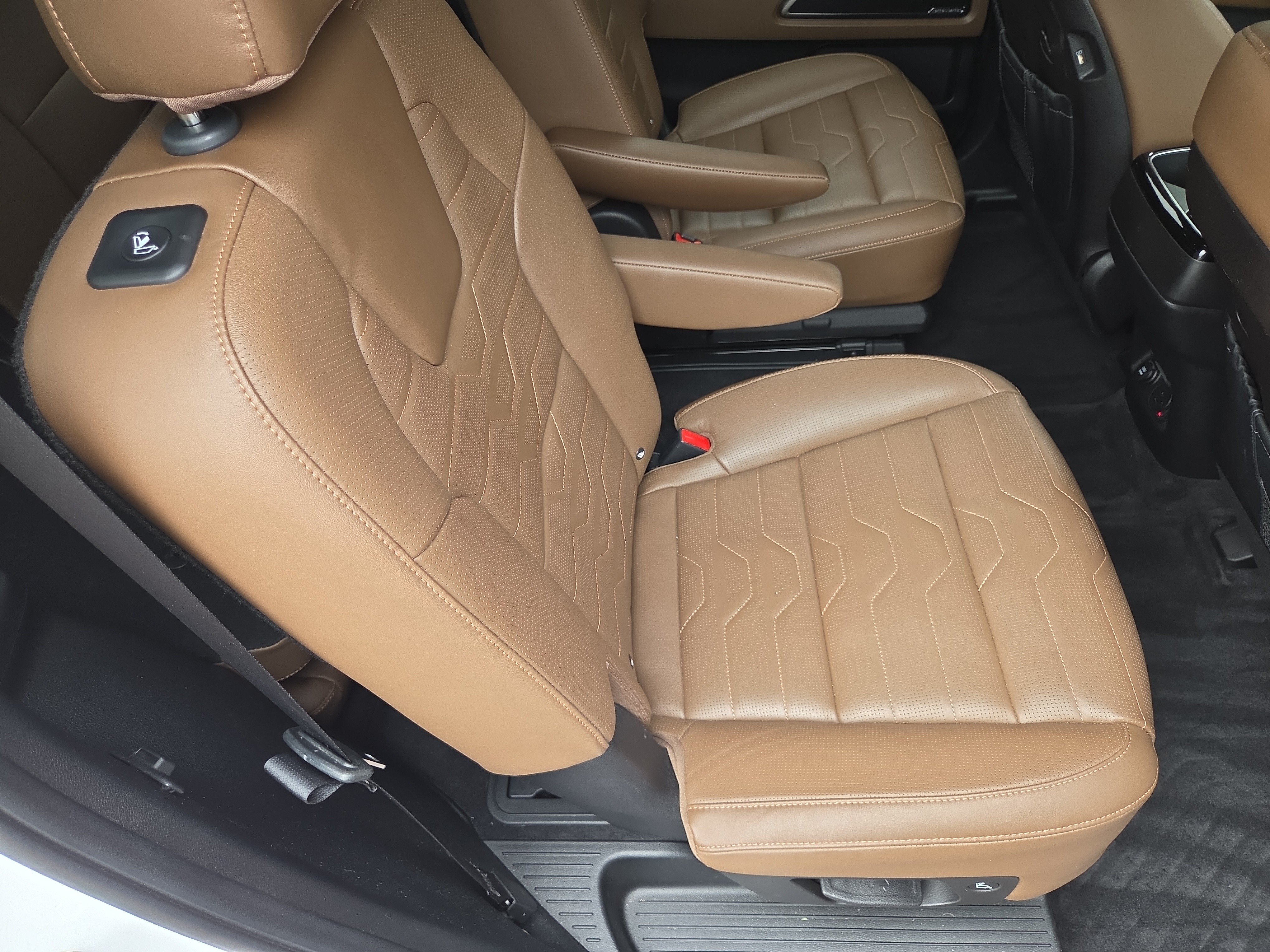 Used 2022 Kia Telluride SX w/ SX Prestige Package AWD/4WD image 21