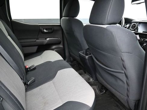 Used 2020 Toyota Tacoma TRD Off-Road image 17