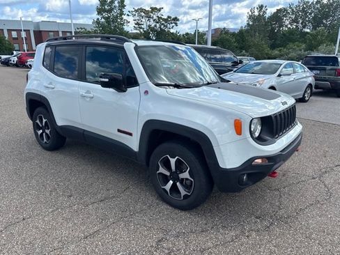 Used 2022 Jeep Renegade Trailhawk w/ Trailer Tow Group AWD/4WD image 2