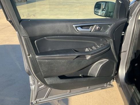 Used 2024 Ford Edge Titanium image 4