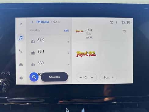 Used 2025 Toyota Corolla SE image 16