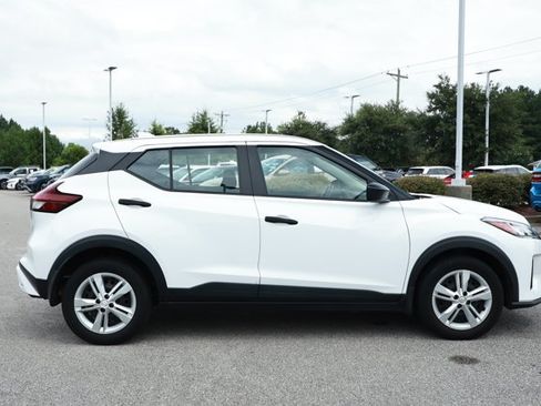 Used 2024 Nissan Kicks S FWD image 4