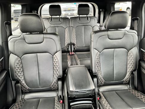 Used 2021 Jeep Grand Cherokee L Summit w/ Luxury Tech Group V AWD/4WD image 16