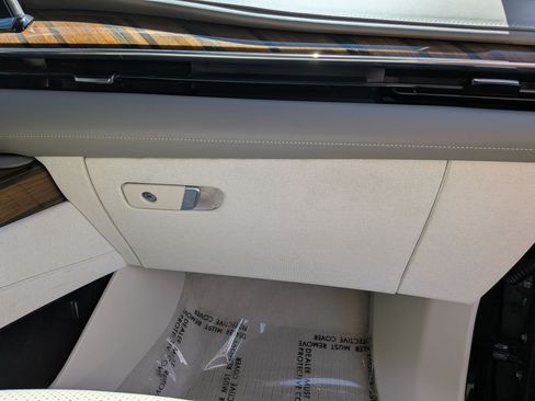 Used 2022 Cadillac Escalade Sport Platinum w/ LPO, ONYX Package AWD/4WD image 30