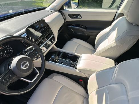 Certified 2023 Nissan Pathfinder SL w/ SL Premium Package AWD/4WD image 20