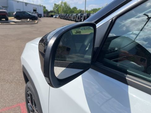Used 2025 Jeep Compass Limited AWD/4WD image 41