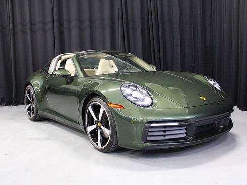 Certified 2021 Porsche 911 Targa 4S image 9