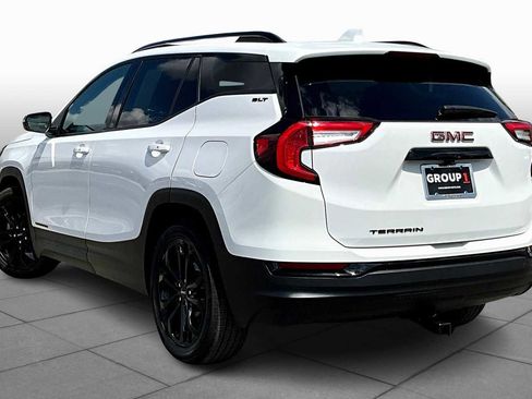 Used 2022 GMC Terrain SLT w/ Elevation Edition image 11