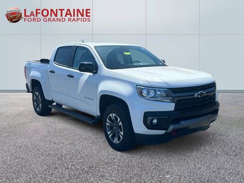 Used 2022 Chevrolet Colorado Z71 w/ Safety Package AWD/4WD image 3